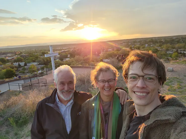 Sunset group selfie avec Yves et Chantale.
