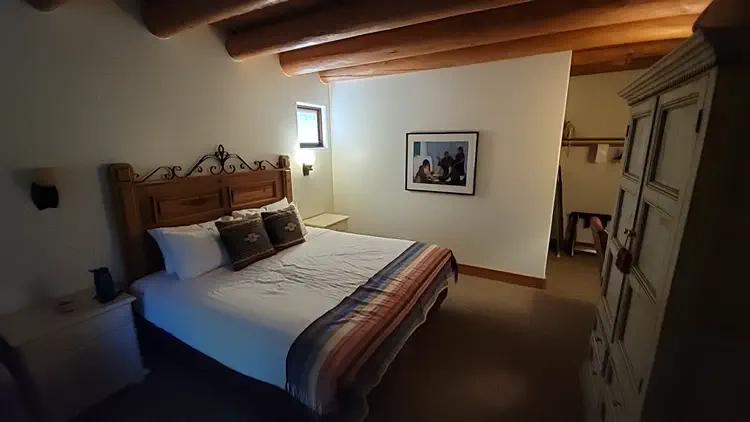 Taos — Hotel room.