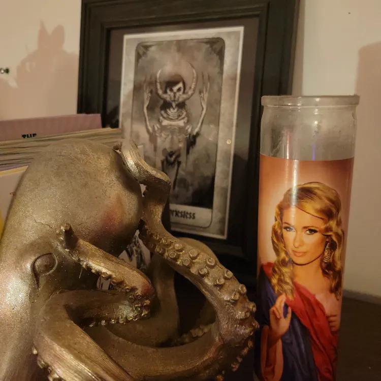 Paris Hilton candle.