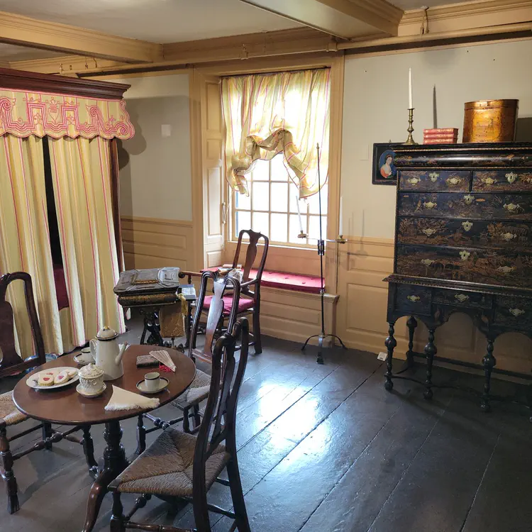 House of the Seven Gables. Living room.