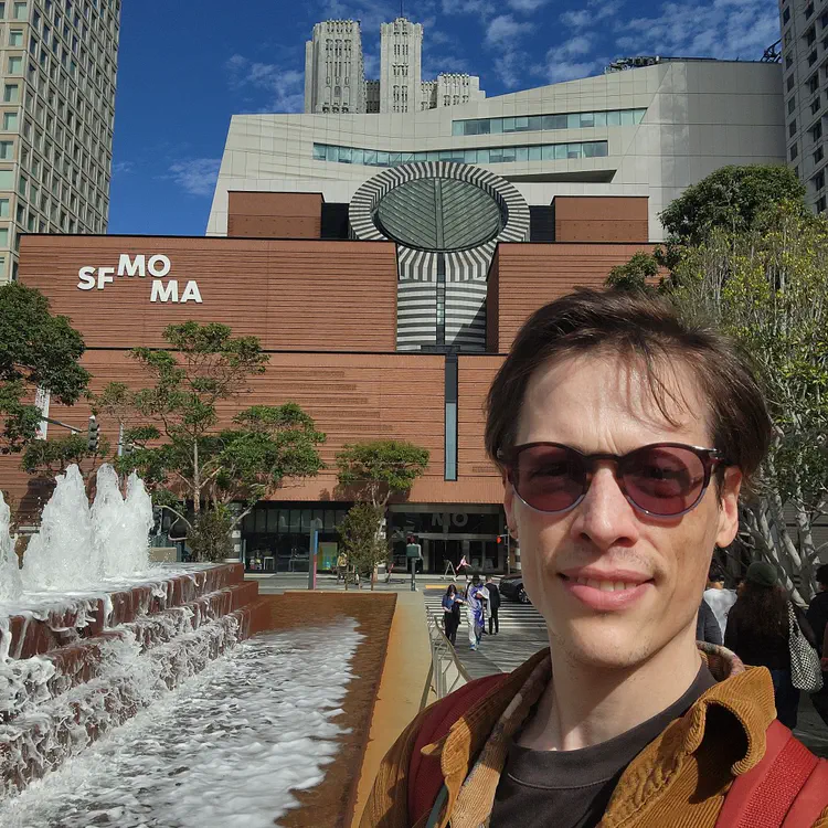 SFMOMA selfie.