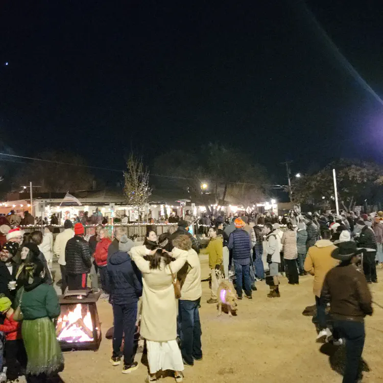 Farolito Walk – crowd.