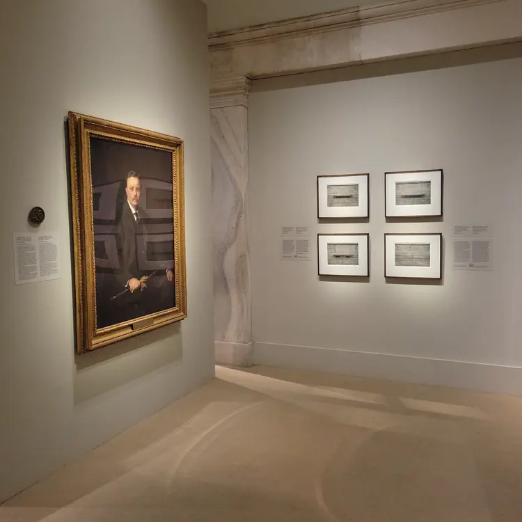 Félix González-Torres next to Theodore Rosevelt.