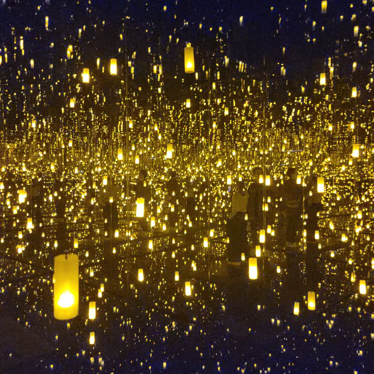 Yayoi lights and mirrors box