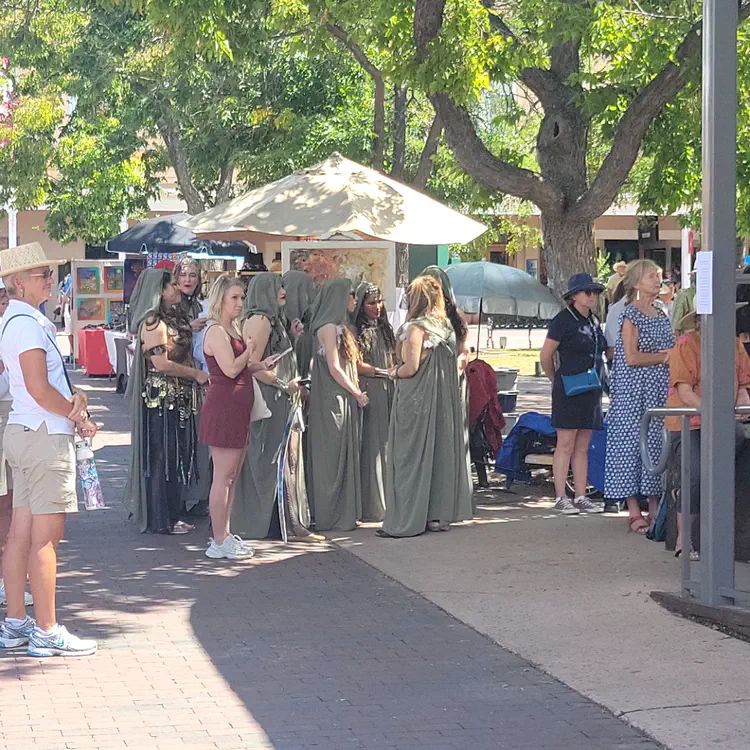 Mono Mundo performers.