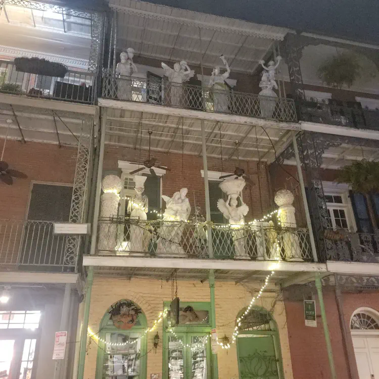 Statue balcony.