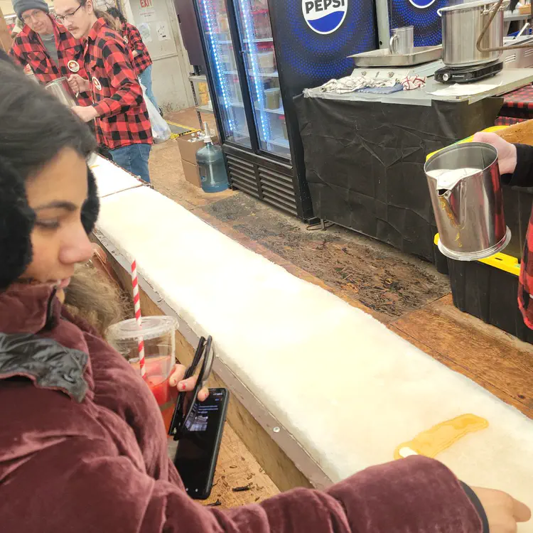 Festival du Voyageur – Maple taffy.