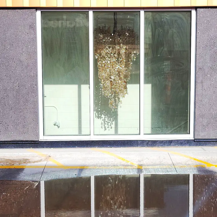 This random chandelier.